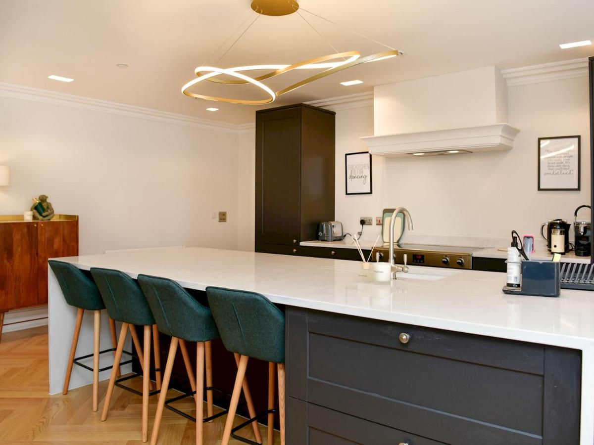 Pass The Keys Beautiful 2 Bed Apartment With Parking In The Bay Cardiff Eksteriør bilde