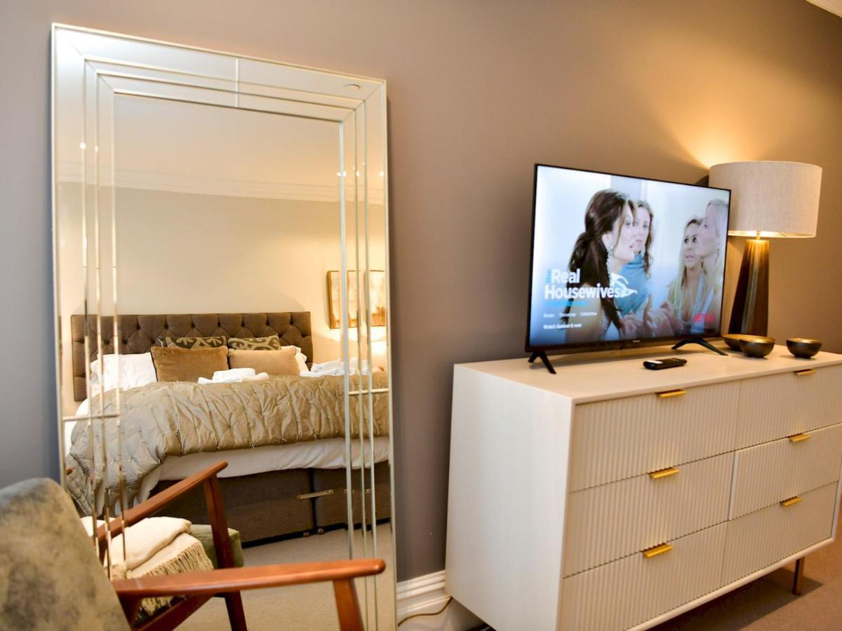 Pass The Keys Beautiful 2 Bed Apartment With Parking In The Bay Cardiff Eksteriør bilde